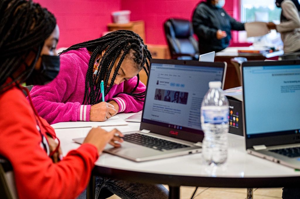 Datos en el aula: aprender estadística con preguntas reales